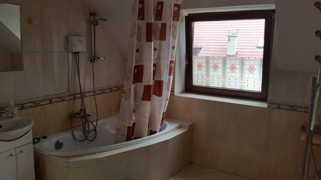 Sosnowy Dworek Apartment Jozefow  Luaran gambar